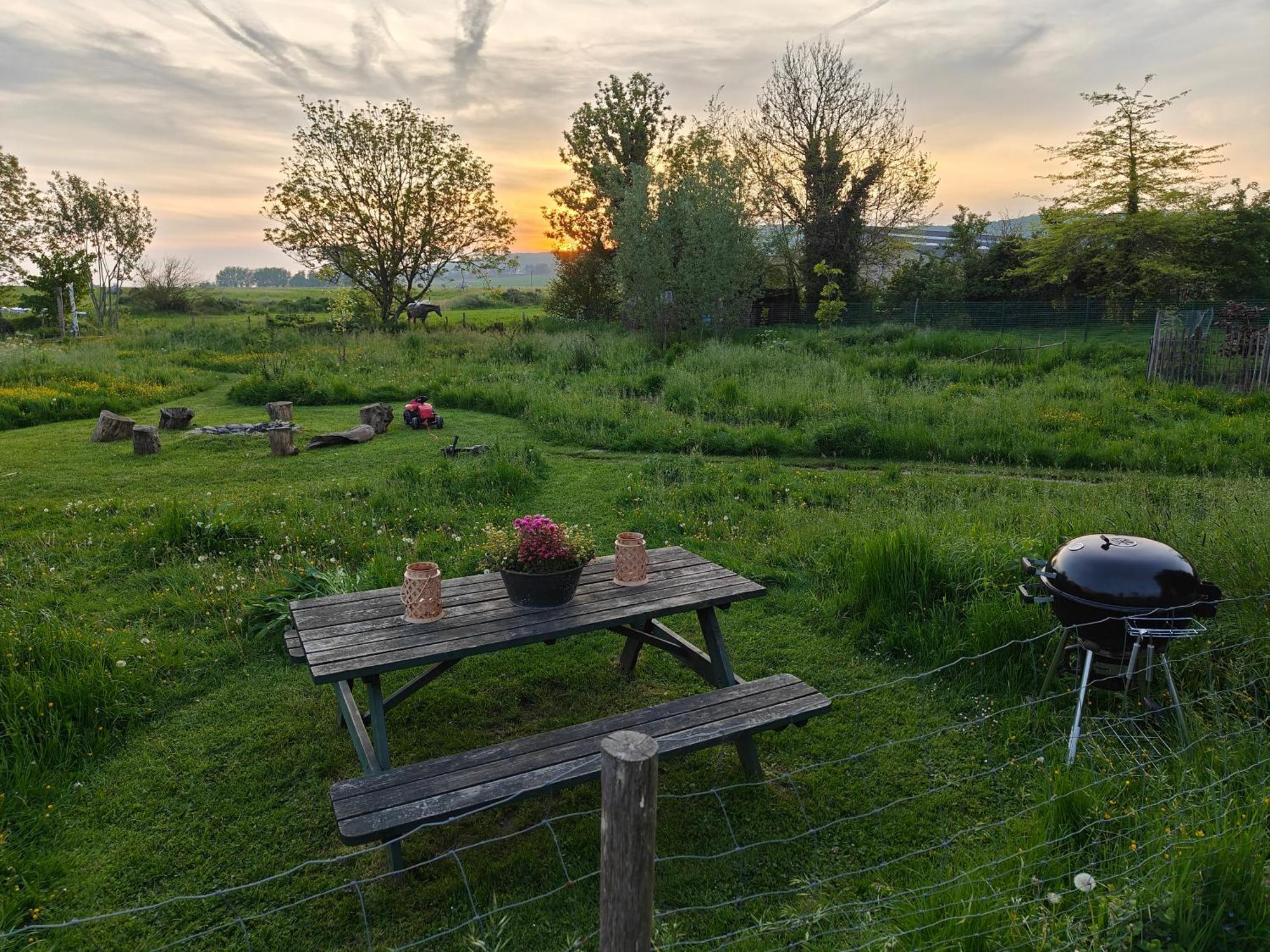 Au Pied Du Trieu, The Glamping Experience Hotel Labroye Exterior photo